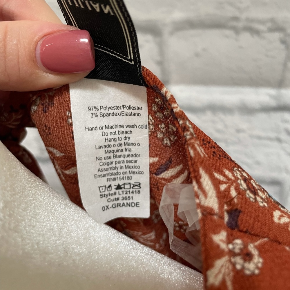 Flowy Rust Floral Top - Picture 2 of 3